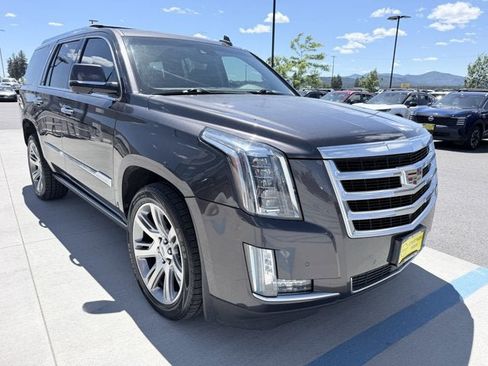 Used 2015 Cadillac Escalade Premium AWD/4WD image 3