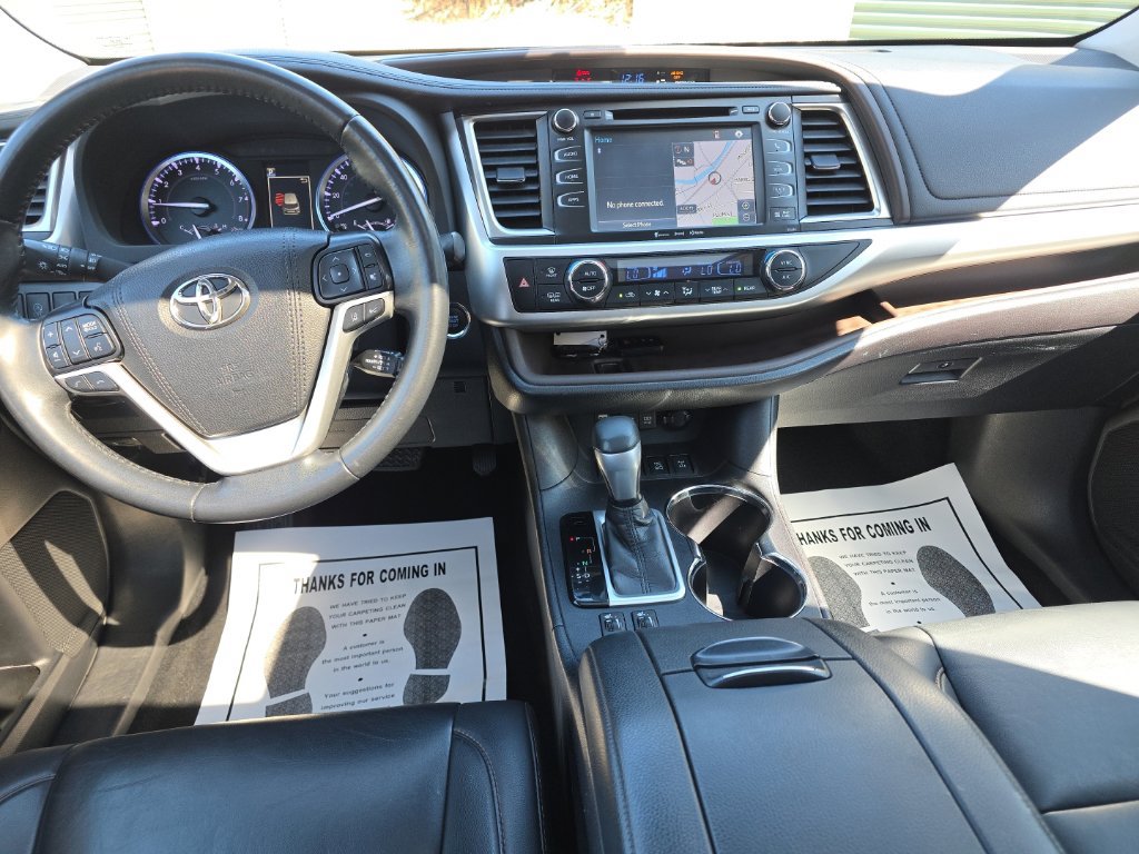 Certified 2019 Toyota Highlander XLE w/ Protection Package #3 AWD/4WD image 21