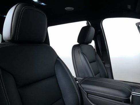 New 2026 Chevrolet Traverse LT w/ Midnight/Sport Edition image 19