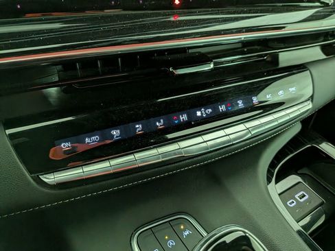 Used 2021 Cadillac Escalade ESV Sport image 29