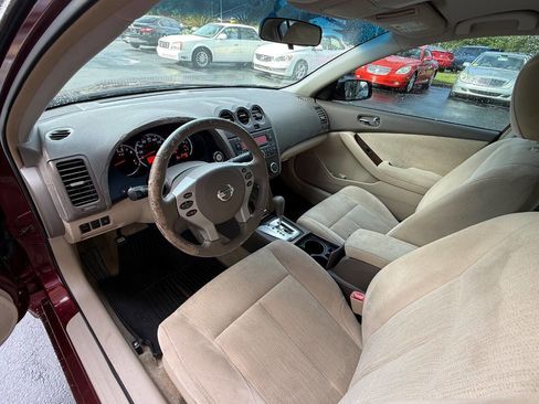 Used 2010 Nissan Altima 3.5 SR FWD image 5