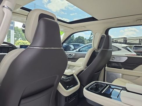 Used 2024 Lincoln Navigator Black Label AWD/4WD image 24
