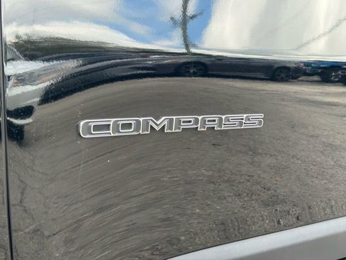 Used 2019 Jeep Compass Latitude image 21