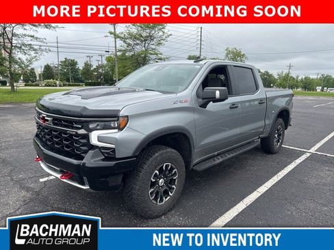 Used 2023 Chevrolet Silverado 1500 ZR2 w/ Technology Package AWD/4WD image 4