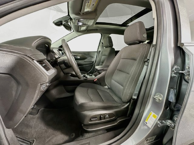 Used 2024 GMC Terrain SLE w/ Driver Convenience Package AWD/4WD image 4