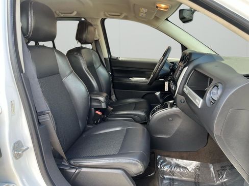 Used 2015 Jeep Compass Latitude AWD/4WD image 22