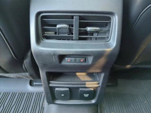 Used 2019 Ford Edge Titanium w/ Equipment Group 301A image 17