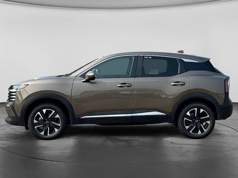 Used 2025 Nissan Kicks SV AWD/4WD image 6