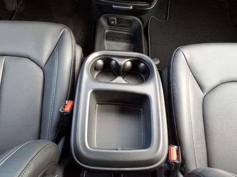 New 2026 Chrysler Pacifica Select image 24