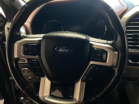 Used 2018 Ford F150 Platinum RWD image 21