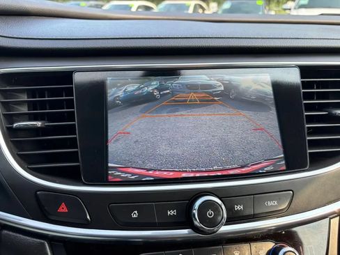 Used 2017 Buick LaCrosse Essence FWD image 21