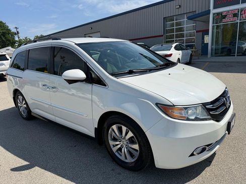 Used 2017 Honda Odyssey SE image 3
