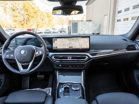 Used 2023 BMW i4 eDrive35 w/ Premium Package image 18