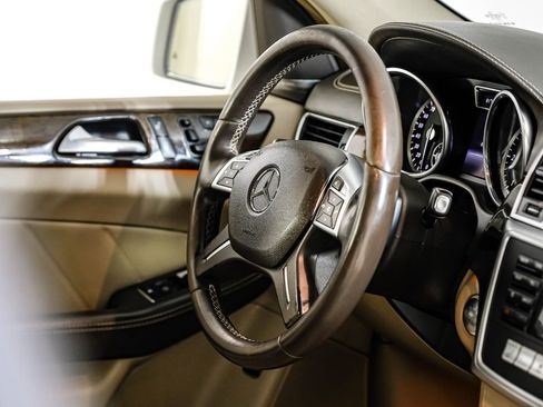 Used 2015 Mercedes-Benz GL 320 BlueTEC 4MATIC image 14