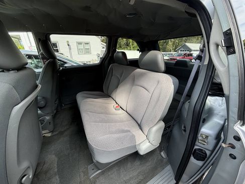Used 2007 Dodge Caravan SE image 10