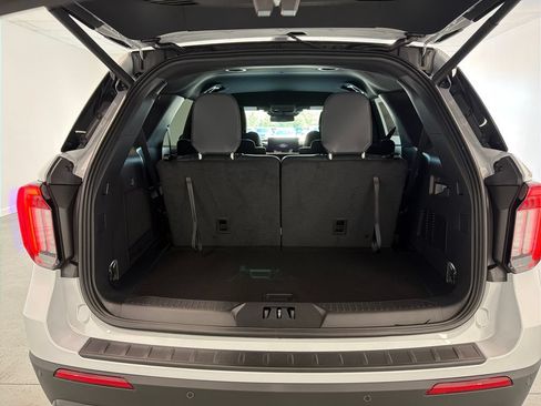 New 2026 Ford Explorer ST-Line w/ ST-Line Street Pack RWD image 8