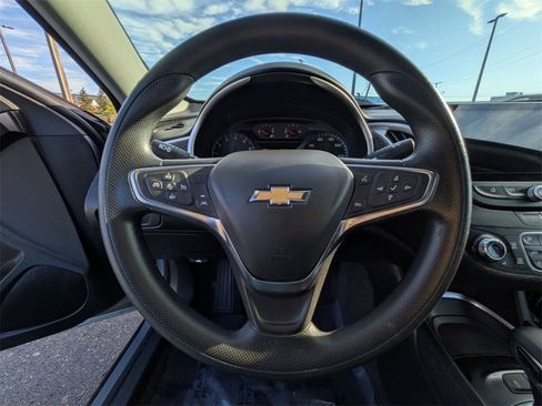 Used 2024 Chevrolet Malibu LT image 18