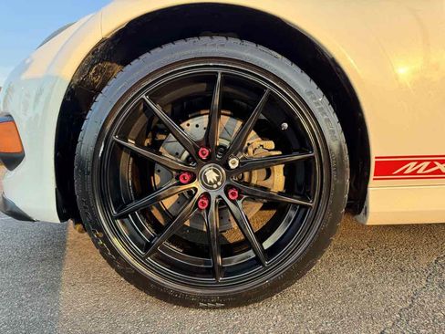 Used 2014 MAZDA MX-5 Miata Club RWD image 17