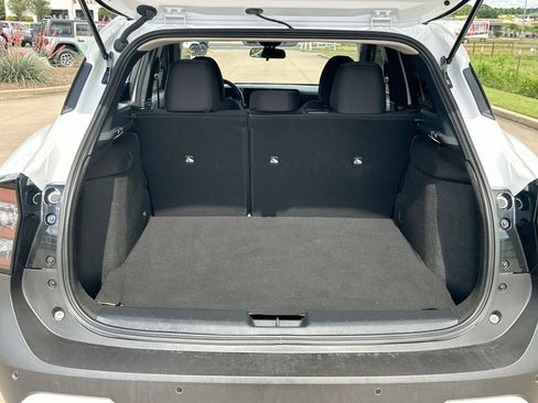 Used 2025 Nissan Kicks SV AWD/4WD image 22