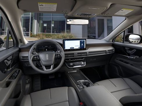 New 2024 Lincoln Corsair Grand Touring image 9