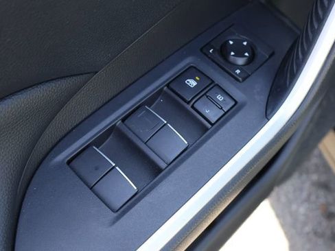 Used 2020 Toyota RAV4 XLE Premium image 13