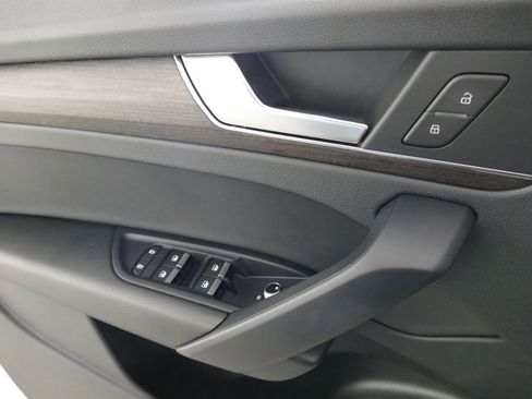 Certified 2025 Audi Q5 2.0T Premium AWD/4WD image 23