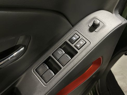 Used 2024 Nissan Frontier PRO-4X w/ Off-Road Protection Package image 9