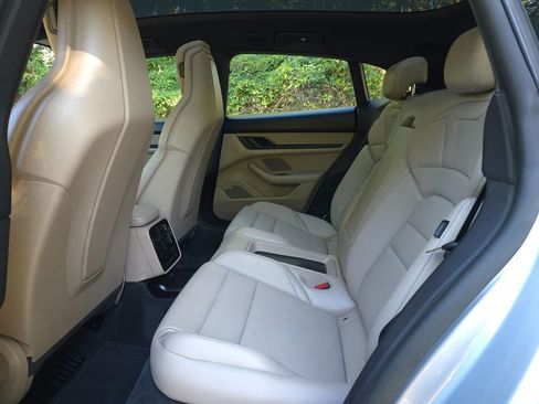 Used 2023 Porsche Taycan 4 Cross Turismo w/ Premium Package image 15