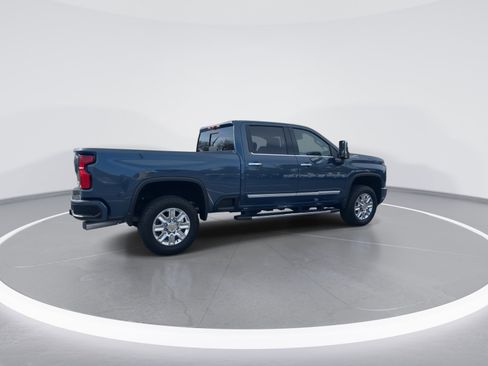 Used 2025 Chevrolet Silverado 2500 High Country w/ High Country Premium Package AWD/4WD image 9