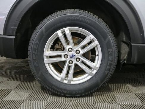 Used 2022 Ford Explorer XLT image 16