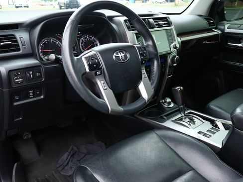 Used 2022 Toyota 4Runner Limited AWD/4WD image 3