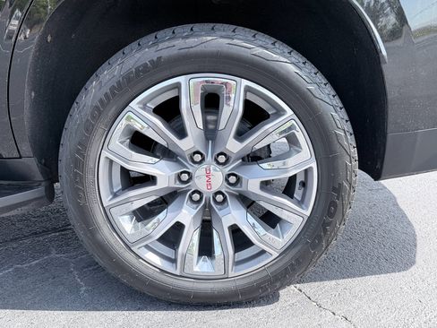Used 2021 GMC Yukon SLT AWD/4WD image 37