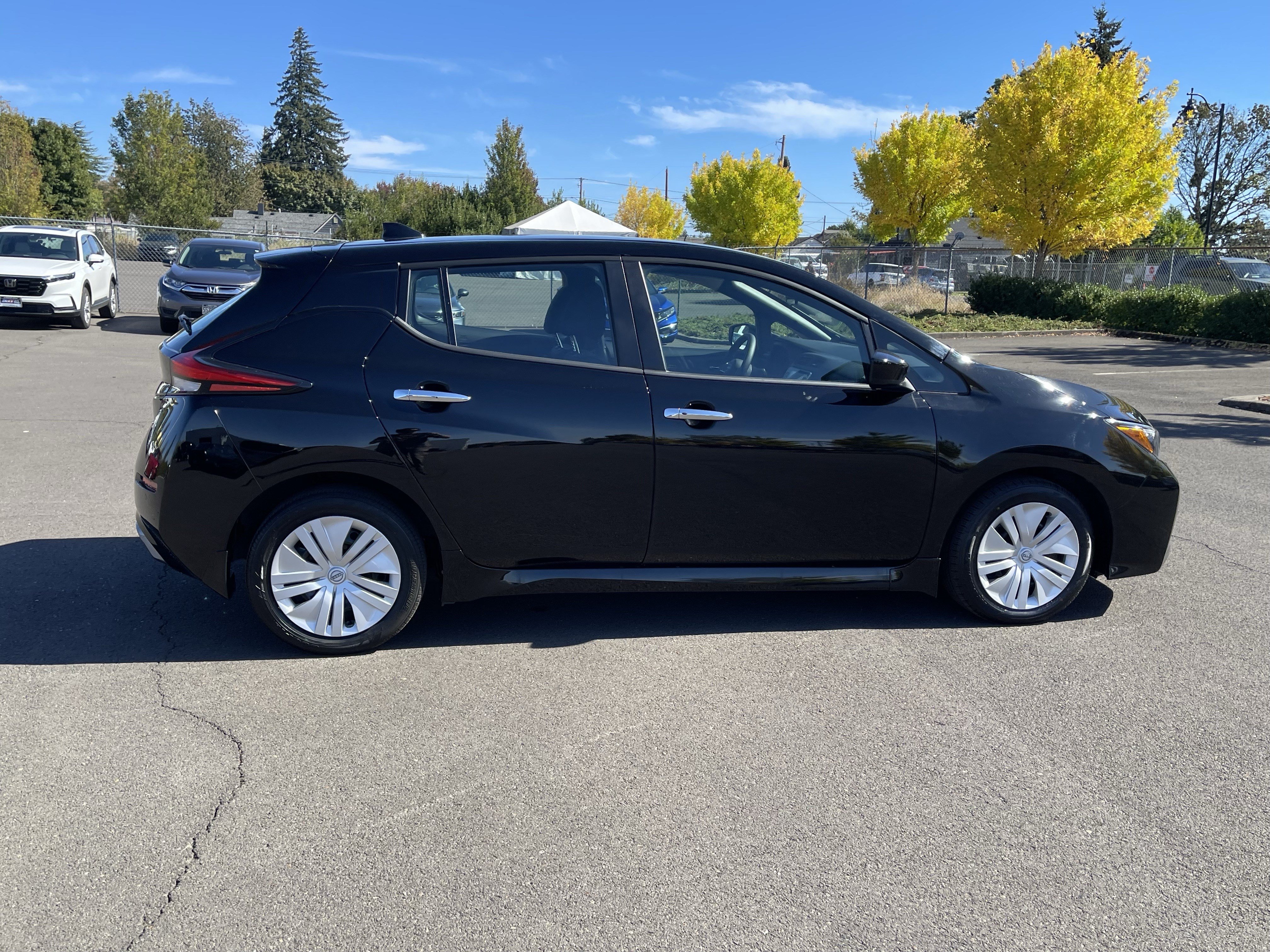 Used 2025 Nissan Leaf S FWD image 6
