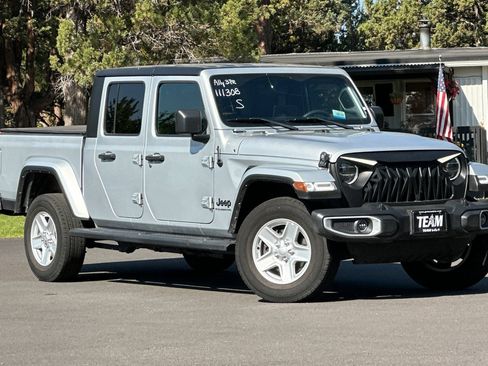 Used 2023 Jeep Gladiator Sport AWD/4WD image 2