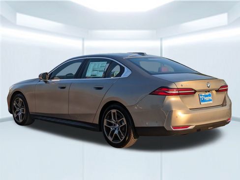 New 2026 BMW 530i w/ Premium Package RWD image 3