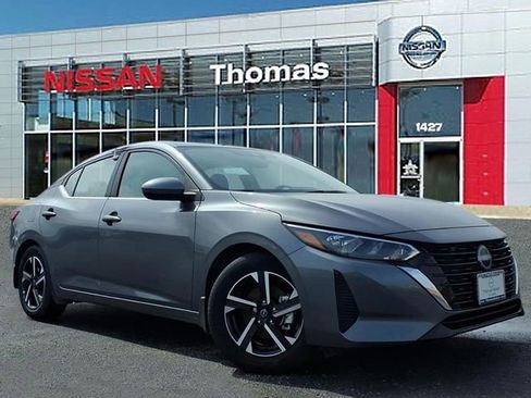 Certified 2025 Nissan Sentra SV image 1