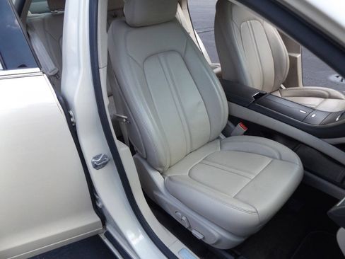 Used 2016 Lincoln MKZ AWD image 22