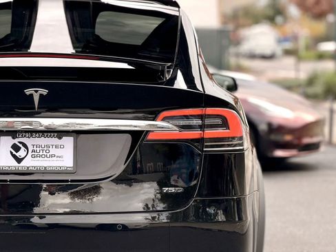 Used 2018 Tesla Model X 100D image 10