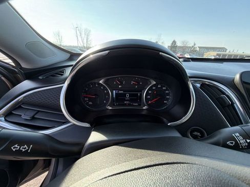 Certified 2018 Chevrolet Malibu LT image 11