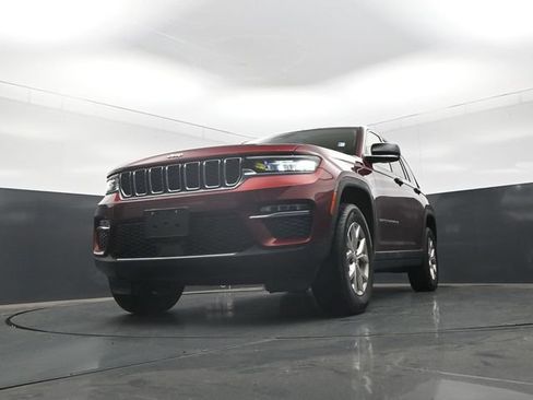 Used 2022 Jeep Grand Cherokee Limited AWD/4WD image 26
