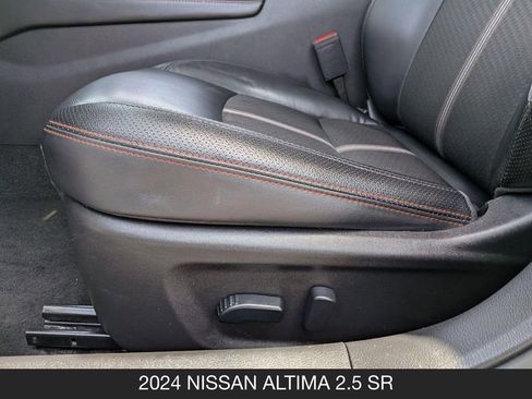 Used 2024 Nissan Altima 2.5 SR FWD image 15