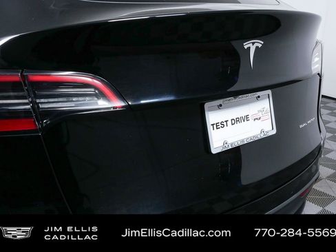 Used 2022 Tesla Model Y Long Range image 4