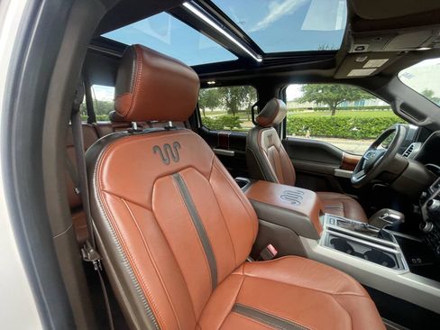 Used 2018 Ford F150 King Ranch w/ Equipment Group 601A Luxury AWD/4WD image 7