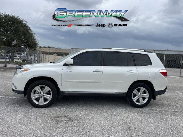 Used 2012 Toyota Highlander Limited w/ Tow Pkg FWD image 6