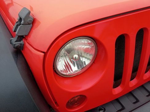Used 2013 Jeep Wrangler Sport w/ Connectivity Group AWD/4WD image 28