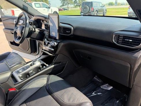 Used 2023 Ford Explorer ST w/ Equipment Group 401A AWD/4WD image 39
