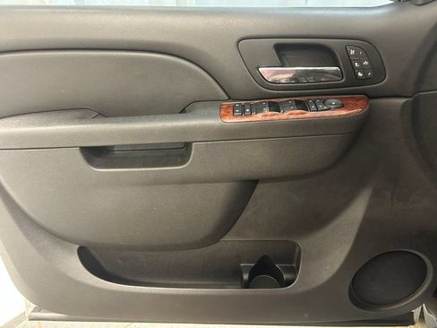 Used 2012 Chevrolet Suburban LTZ AWD/4WD image 4