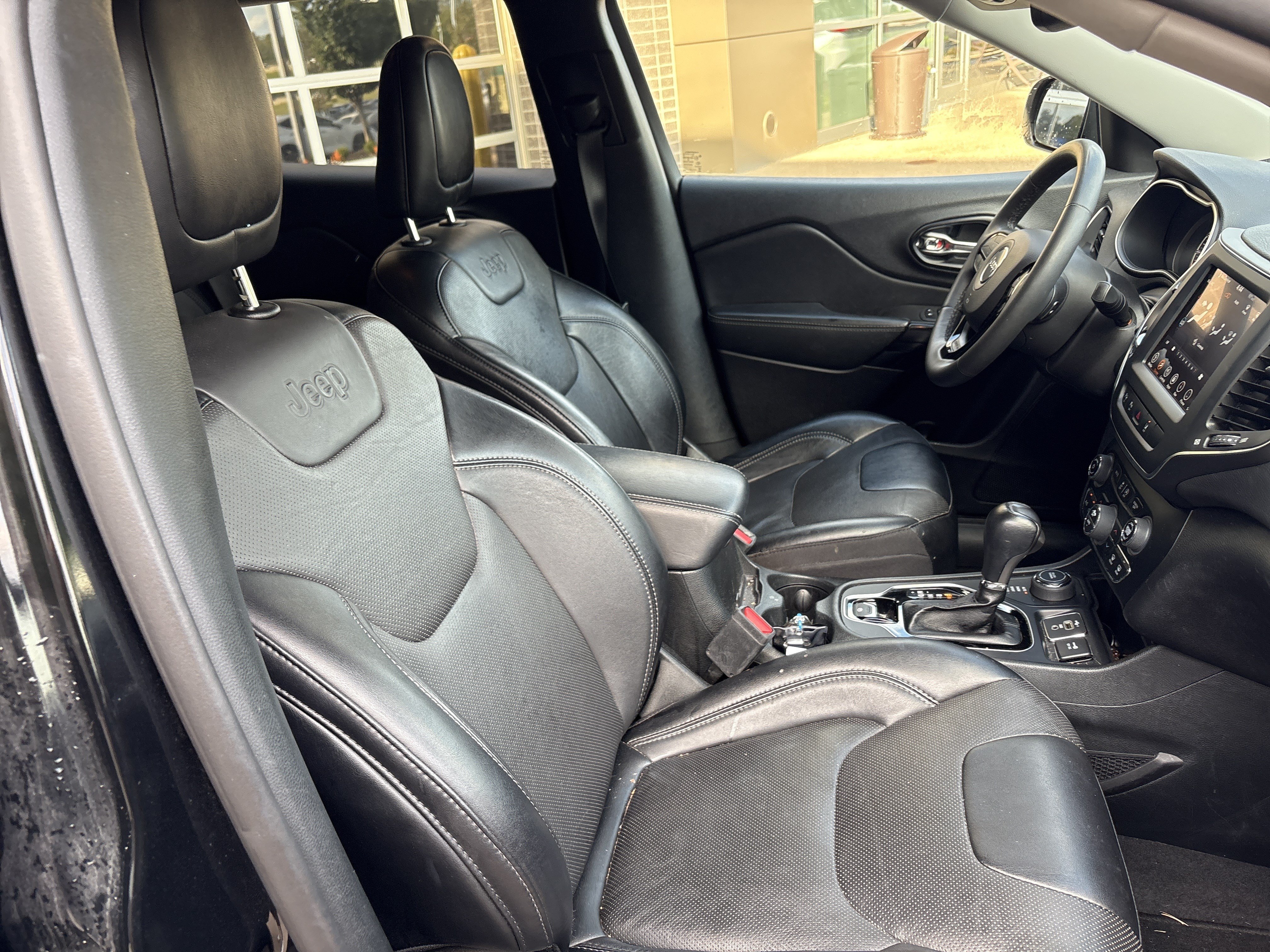 Used 2023 Jeep Cherokee Altitude Lux AWD/4WD image 11