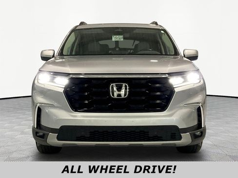 Certified 2023 Honda Pilot Touring image 2