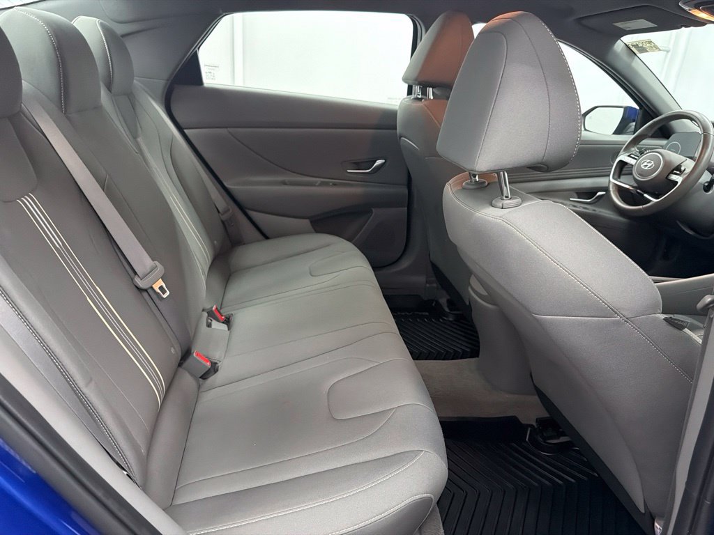 Used 2023 Hyundai Elantra SEL w/ Convenience Package FWD image 27